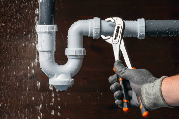 Professional Gas Line Repair technician working in Rogers, CT